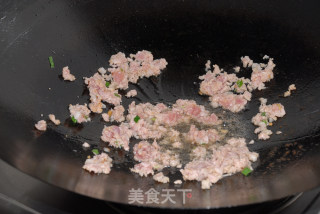 家常炒河粉的做法步骤：4