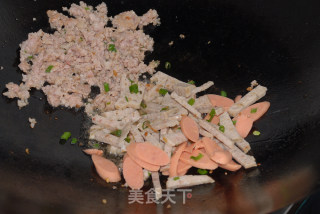 家常炒河粉的做法步骤：5
