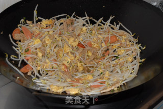 家常炒河粉的做法步骤：9