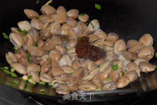沙茶酱炒白蛤的做法步骤：4