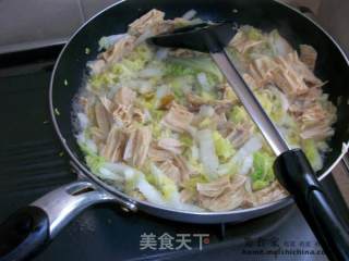 家常菜肴@@腐竹炒白菜的做法步骤：6
