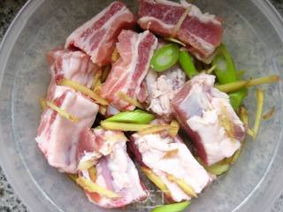 【湘菜】—粽香排骨的做法步骤：3