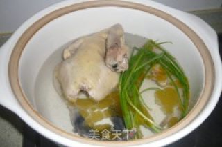 当归鸡汤煲的做法步骤：3