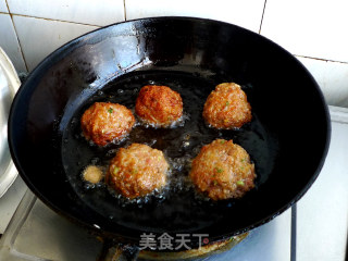 自制狮子头的做法步骤：3