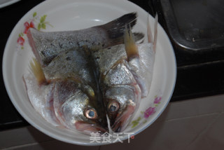 [湘菜]剁椒鲈鱼头的做法步骤：3