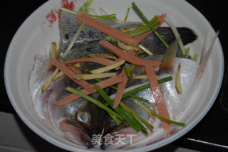[湘菜]剁椒鲈鱼头的做法步骤：5
