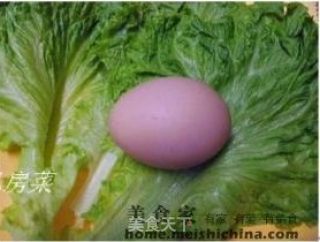 【营养早餐】芝麻烧饼剁椒鸡蛋夹饼的做法步骤：2
