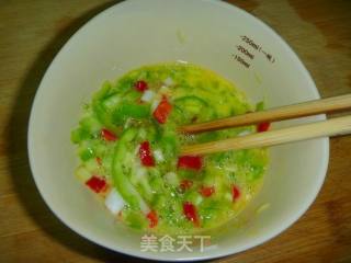 【营养早餐】芝麻烧饼剁椒鸡蛋夹饼的做法步骤：5