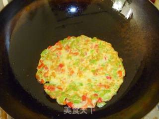 【营养早餐】芝麻烧饼剁椒鸡蛋夹饼的做法步骤：7