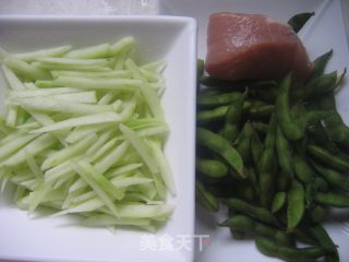 瓜皮肉丝炒毛豆的做法步骤：1