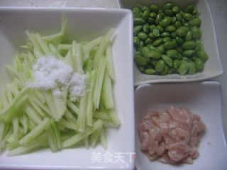 瓜皮肉丝炒毛豆的做法步骤：2