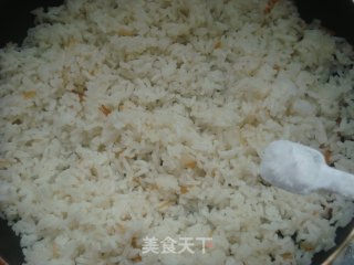 剩饭也美味 --- 干贝蛋炒饭的做法步骤：5