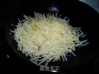 清爽可口的酸辣土豆丝的做法步骤：7