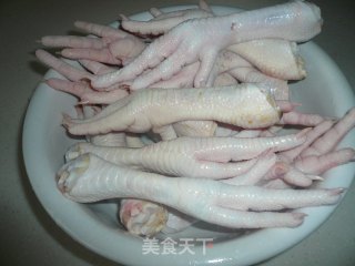 泡椒凤爪的做法步骤：1