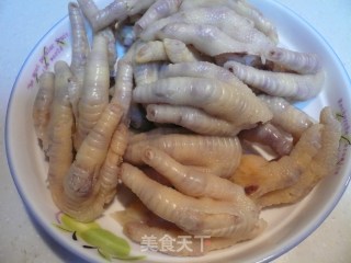 泡椒凤爪的做法步骤：2