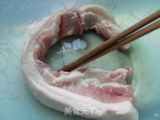 住家红烧肉的做法步骤：1