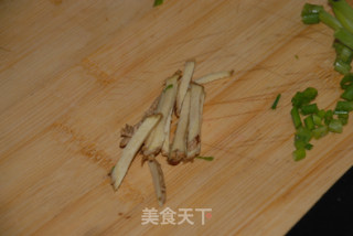 酸梅煮鲅鱼的做法步骤：2