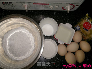 绵软的肉松小蛋糕的做法步骤：1
