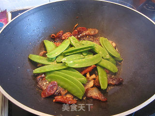 腊味炒荷豆的做法步骤：5