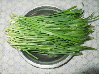 韭菜猪肉煎饺的做法步骤：2