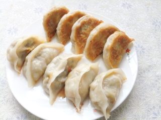 韭菜猪肉煎饺的做法步骤：13