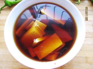 擂辣椒炒豆干的做法步骤：1