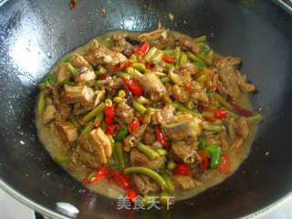 【湘菜】酸豆角烧鸭的做法步骤：13