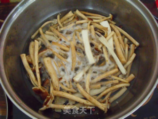 干锅茶树菇的做法步骤：4