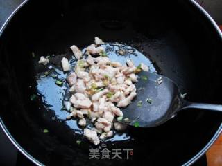 五彩鸡丁的做法步骤：4