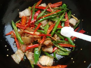 儿时记忆---【湘菜】农家小炒肉的做法步骤：7