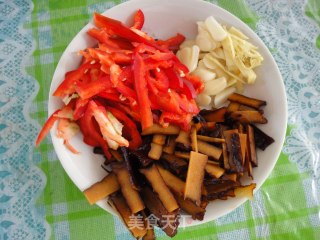 香干炒肉丝的做法步骤：2