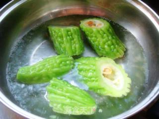 【湘菜】--煎焖苦瓜的做法步骤：3