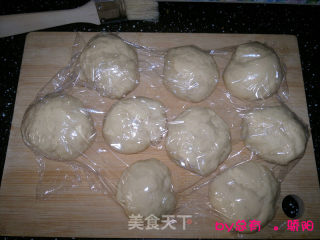 全家都爱的豆沙面包的做法步骤：4