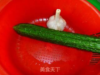 【夏季小凉菜】蒲公英拌黄瓜的做法步骤：2