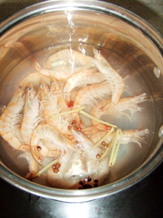 白灼虾的做法步骤：3