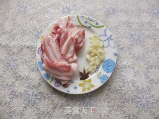 五花肉烧土豆芸豆的做法步骤：3