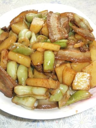 五花肉烧土豆芸豆的做法步骤：11