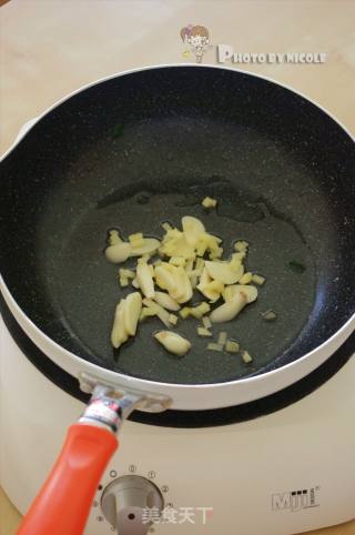 湘菜馆里点击率最高的一道菜 —— 超级下饭的农家小炒肉的做法步骤：2