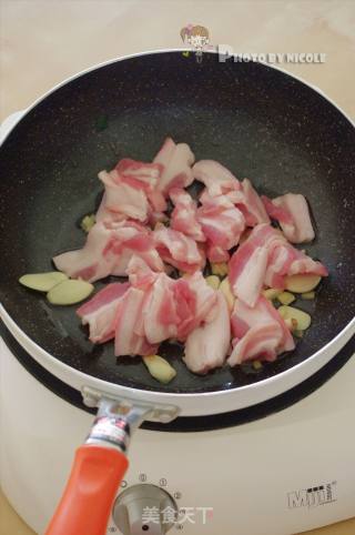湘菜馆里点击率最高的一道菜 —— 超级下饭的农家小炒肉的做法步骤：3