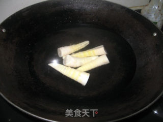 【湘菜】油焖双冬的做法步骤：2