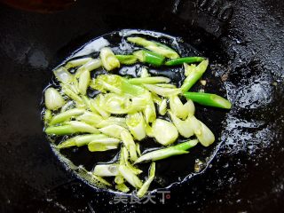 家常菜----香葱豆角的做法步骤：3