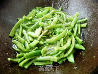 家常菜----香葱豆角的做法步骤：4
