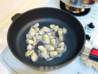 香煎蚝饼的做法步骤：3