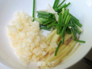 辣汁茄丝的做法步骤：2