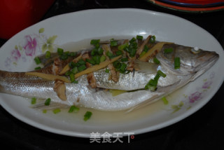 清蒸鲈鱼的做法步骤：6