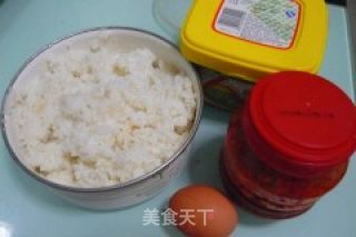 豆瓣酱蛋炒饭的做法步骤：1