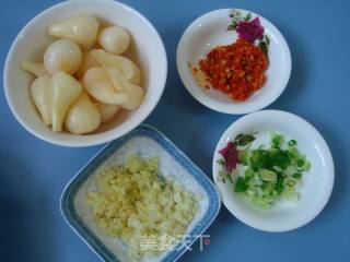 【湘菜】酸荞头蒸鸡块的做法步骤：2
