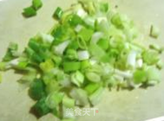 巧吃剩面条——酥炸面条块儿的做法步骤：2
