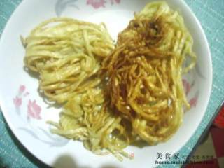 巧吃剩面条——酥炸面条块儿的做法步骤：6