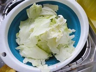 包菜炒粉丝的做法步骤：2